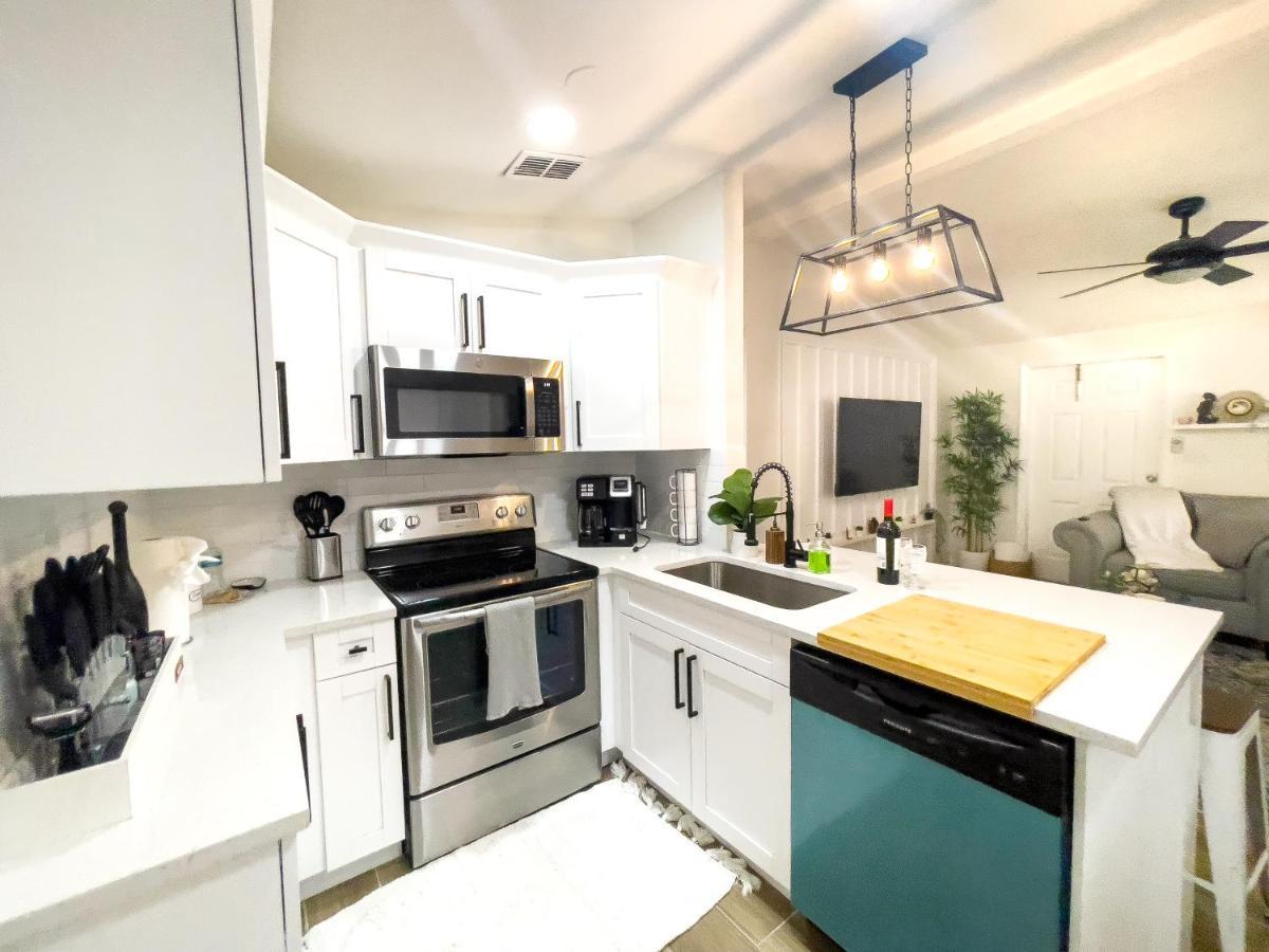 Cozy In Near Ybor & Busch Gardens Holiday home Tampa