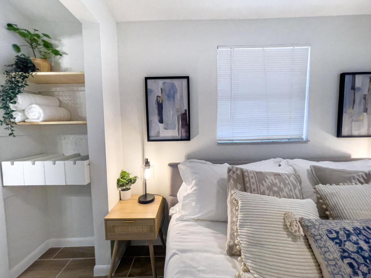 Cozy In Near Ybor & Busch Gardens Holiday home *