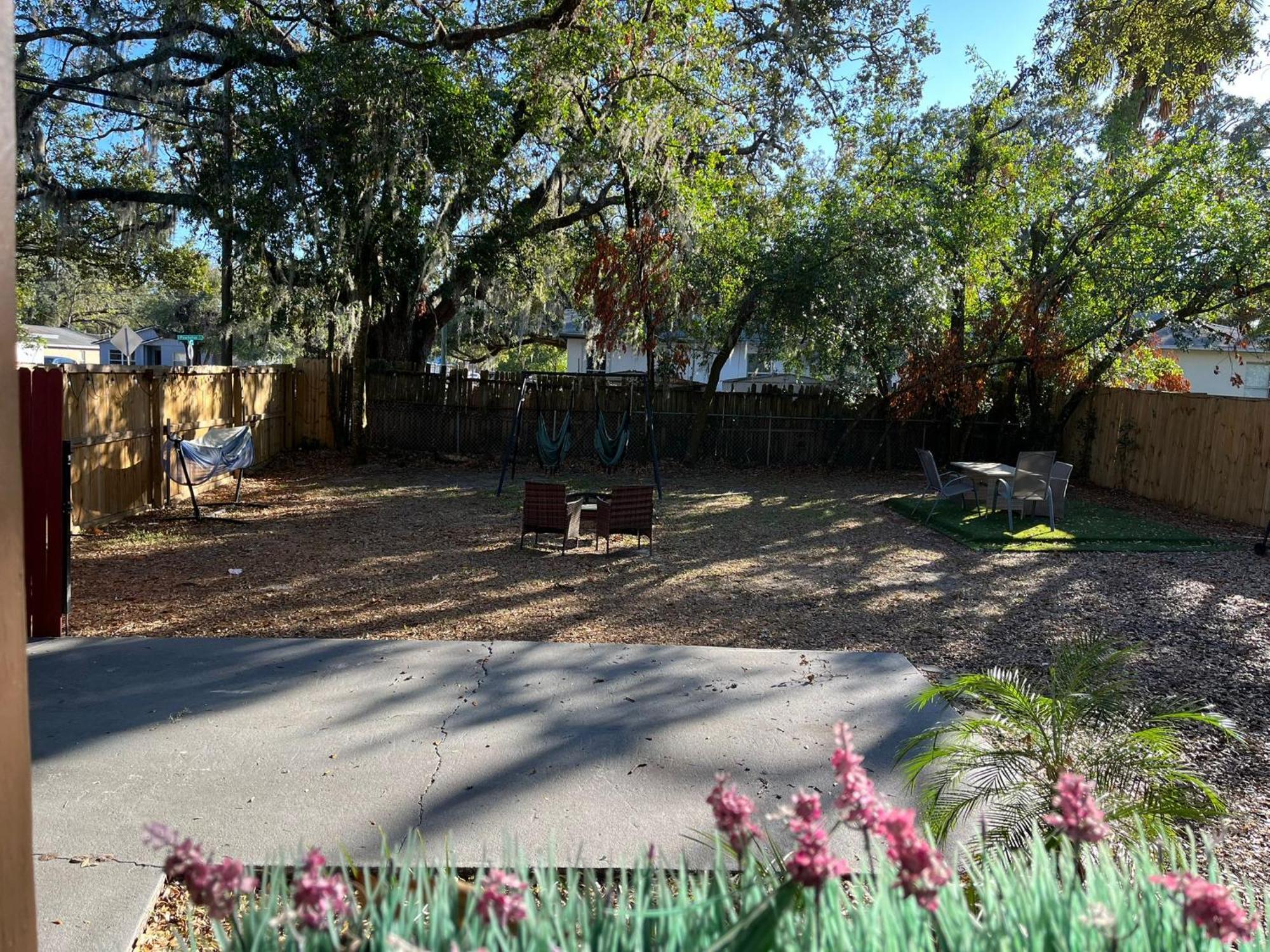Cozy In Near Ybor & Busch Gardens Holiday home Tampa